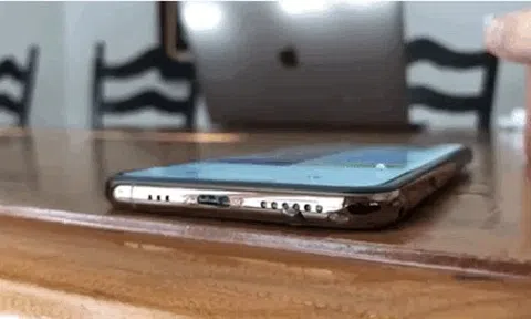 Cách nhanh chóng đẩy nước khỏi loa iPhone