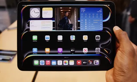 Bí mật sau màn hình OLED kép của iPad Pro M4
